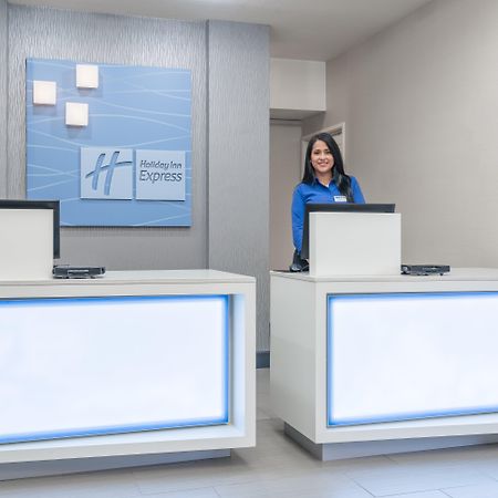 Holiday Inn Express Hotel & Suites Ames By Ihg Buitenkant foto