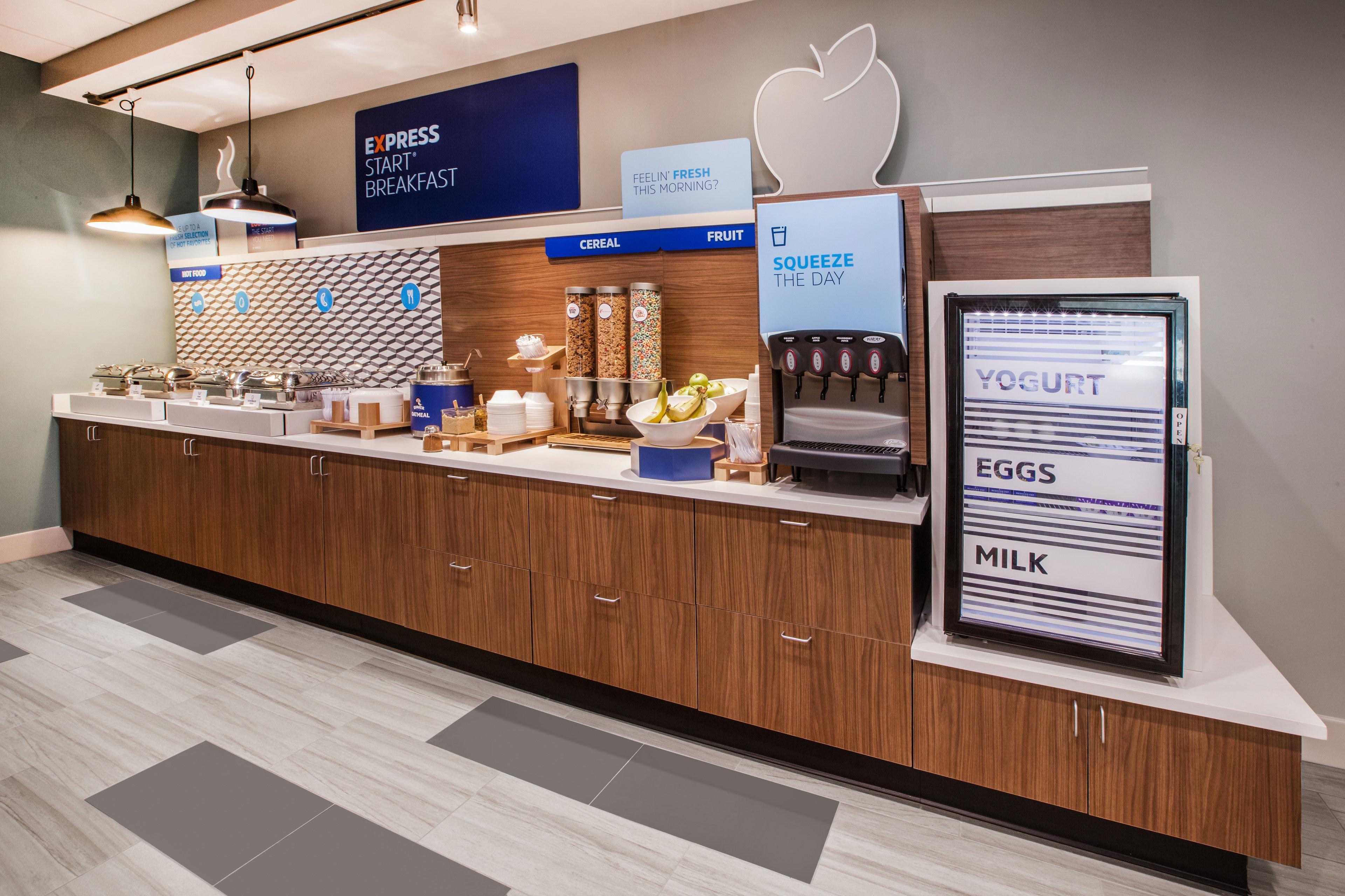 Holiday Inn Express Hotel & Suites Ames By Ihg Buitenkant foto
