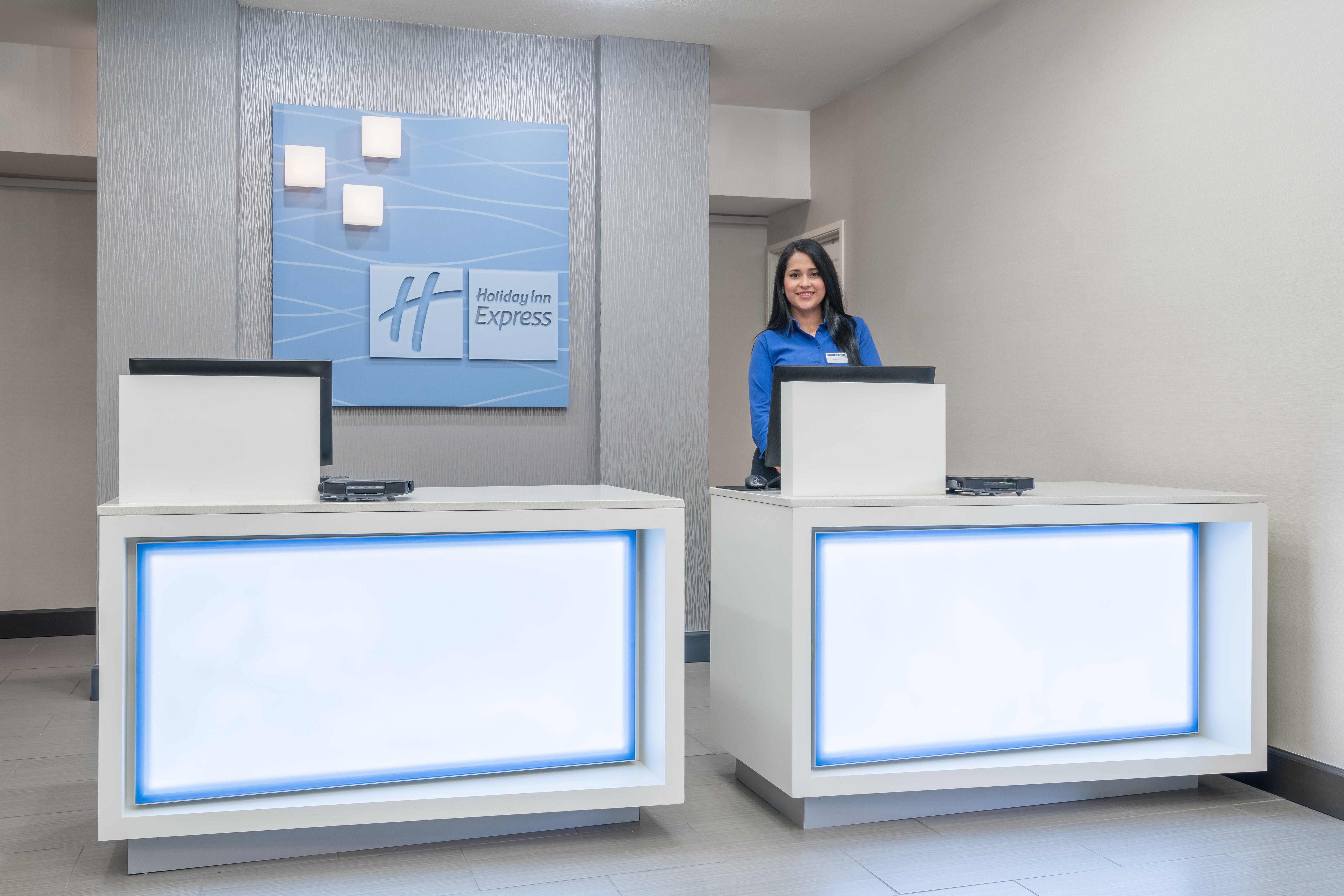 Holiday Inn Express Hotel & Suites Ames By Ihg Buitenkant foto