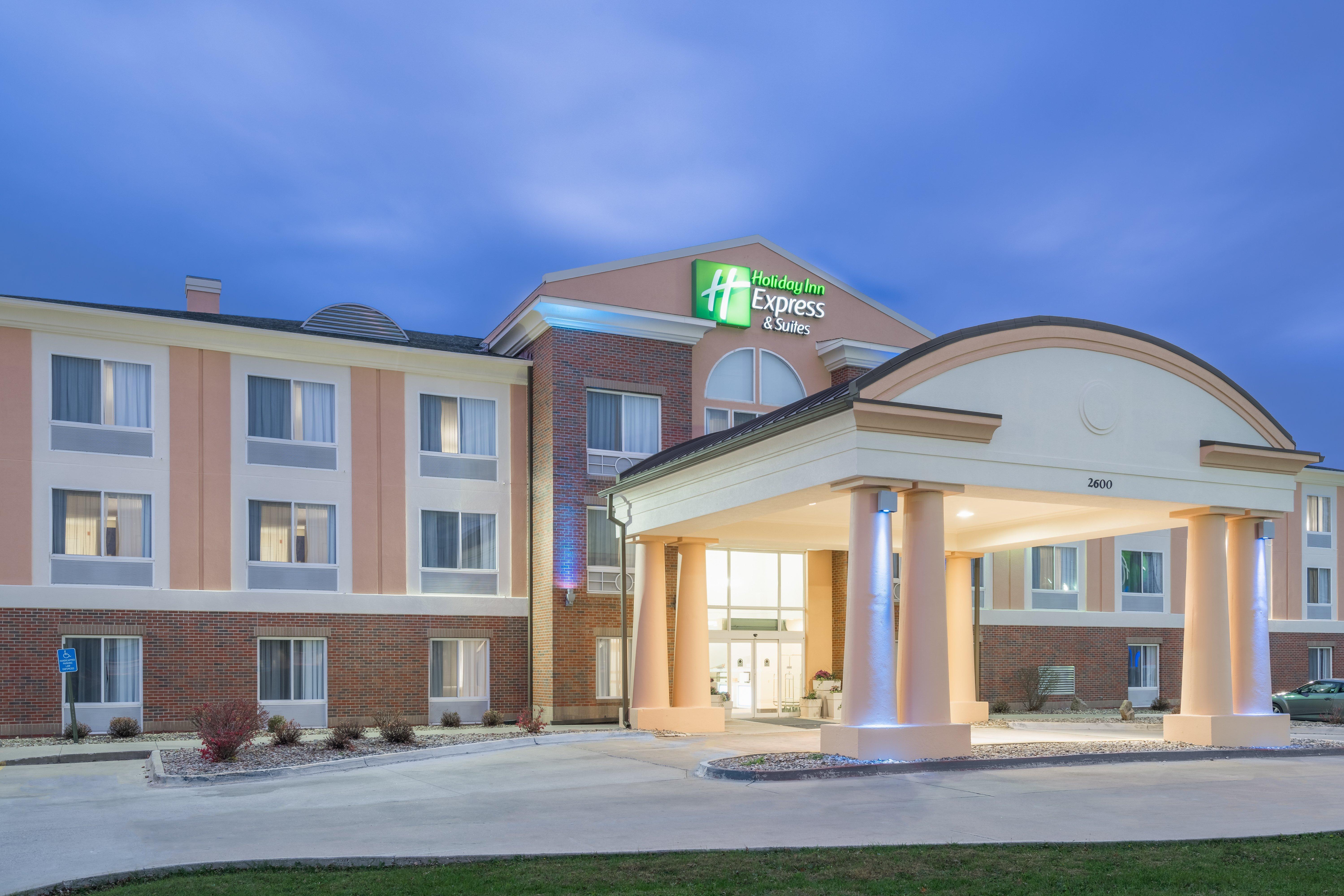 Holiday Inn Express Hotel & Suites Ames By Ihg Buitenkant foto