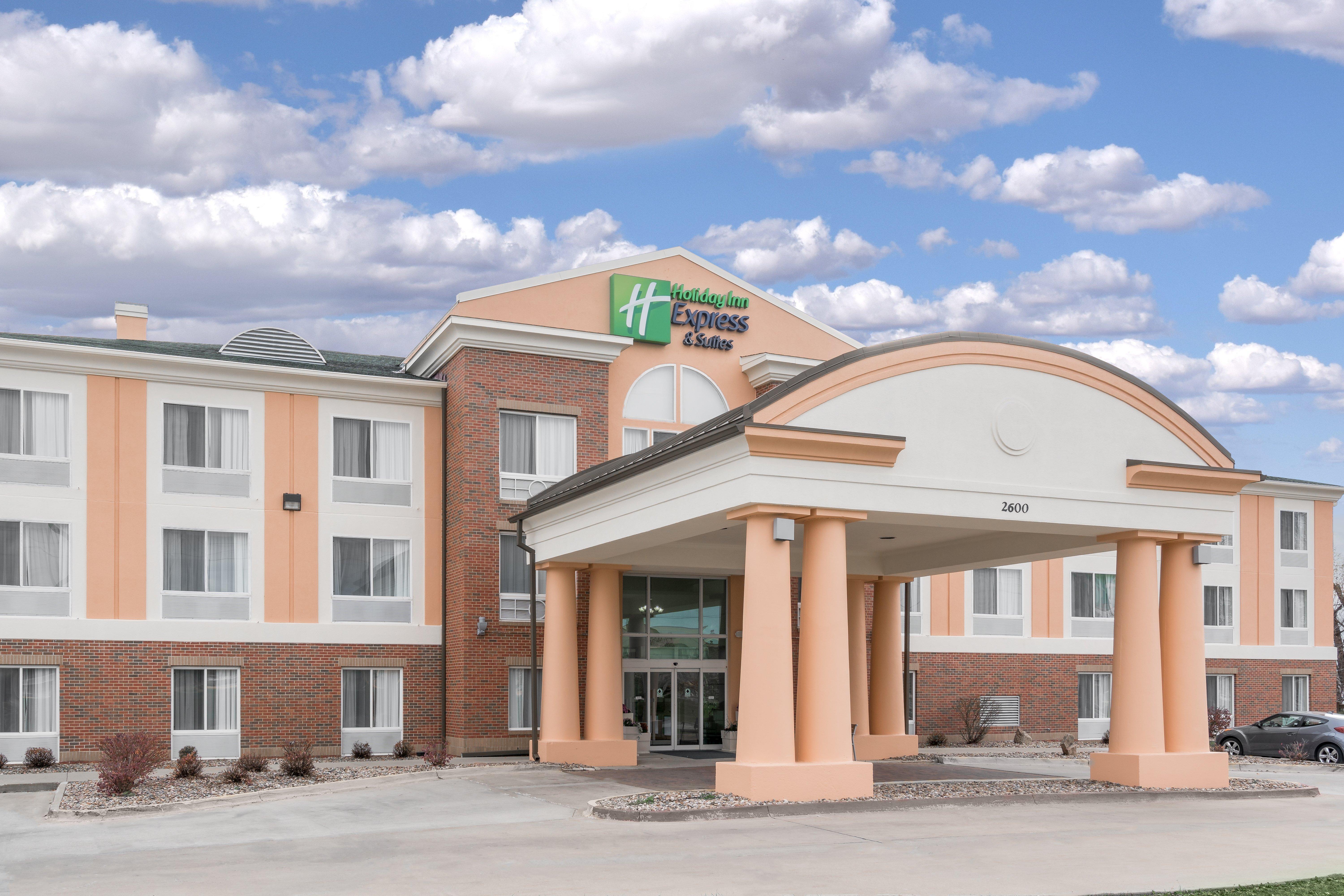 Holiday Inn Express Hotel & Suites Ames By Ihg Buitenkant foto