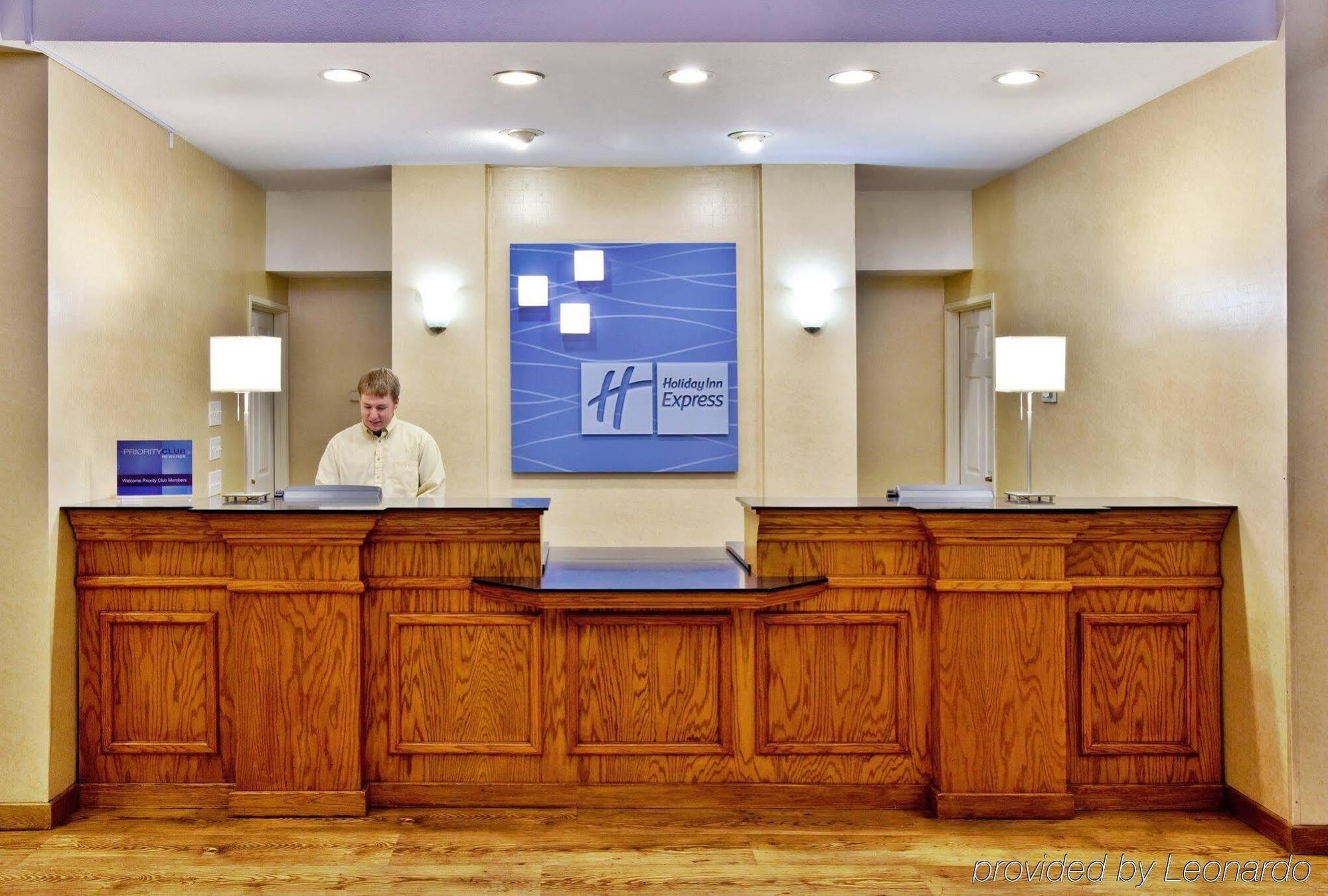 Holiday Inn Express Hotel & Suites Ames By Ihg Buitenkant foto