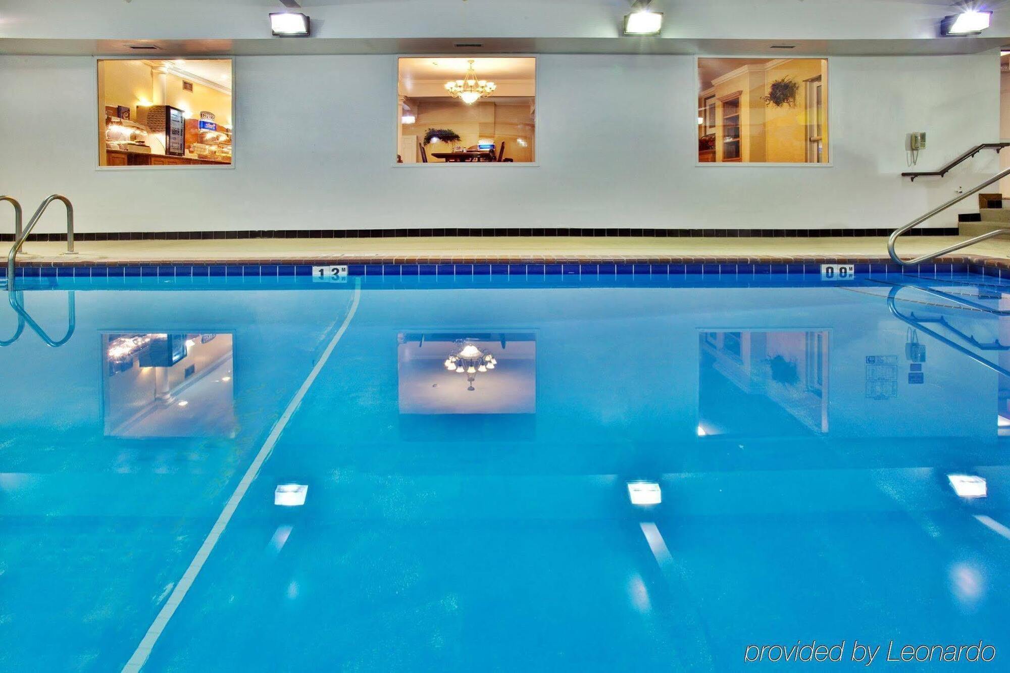 Holiday Inn Express Hotel & Suites Ames By Ihg Buitenkant foto